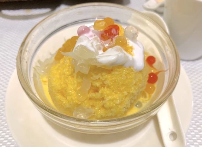 マンゴーとサゴの冷製デザート ポメロ添え