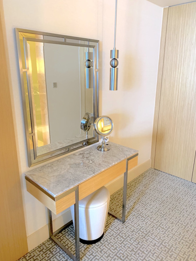 オーキッドスイートの化粧台