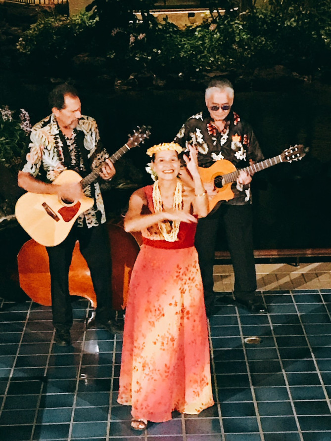 ハワイのフラダンスショー