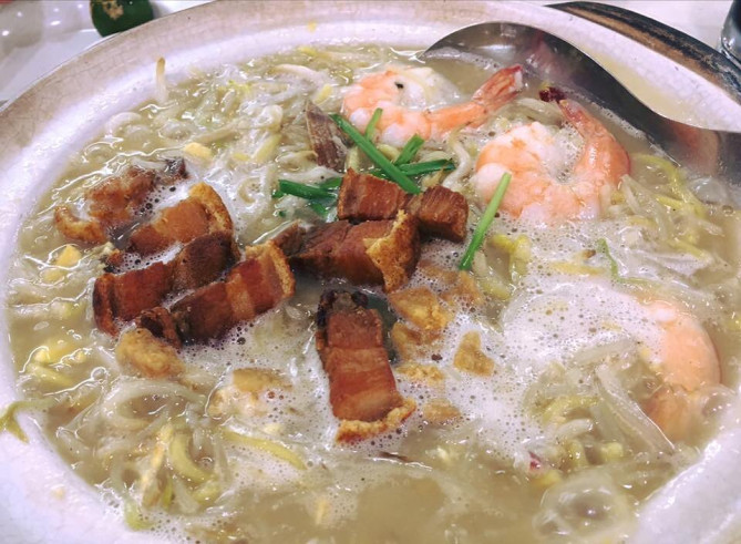 土鍋ホッケンミーが有名キムケート