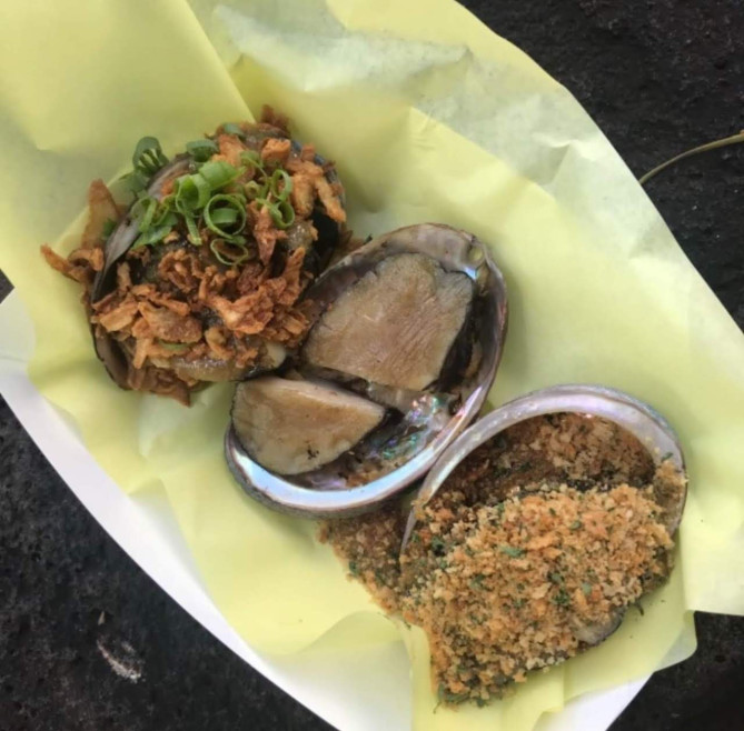 人気のアワビ(ガーリック、オリジナル塩味、味噌の3種類)