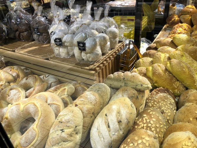 焼きたてのパンはほっぺが落ちるほどおいしい