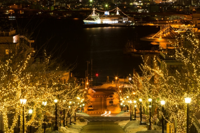 八幡坂のライトアップ