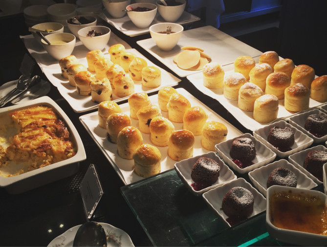 ビュッフェスタイルのレスプレッソ