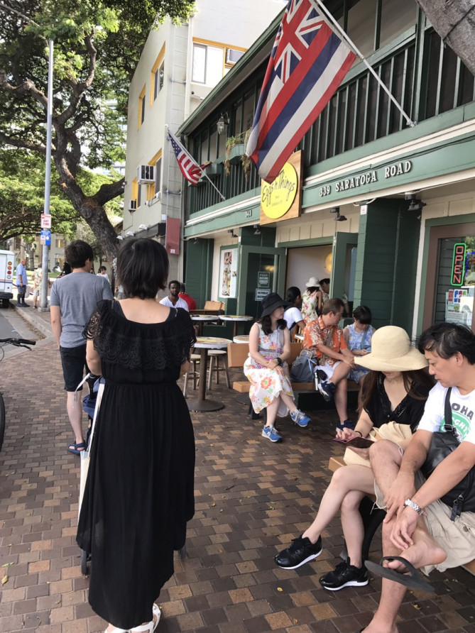 エッグスンシングスのサラトガ本店前
