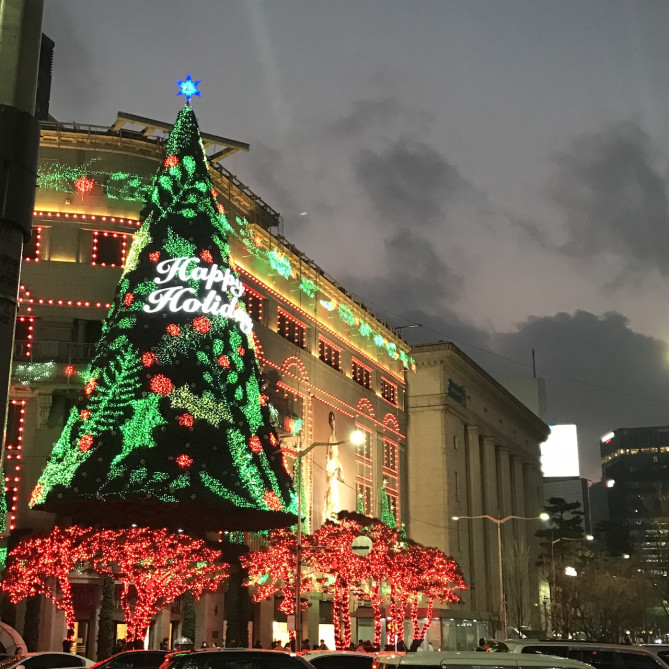 明洞のツリー（12月ごろ）