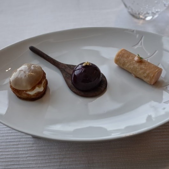 STAY by Yannick Alleno