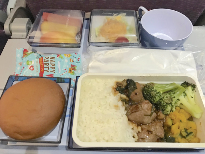 チャイナエアラインの機内食（往路）