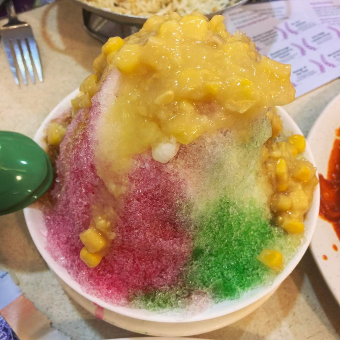 スイートコーンがトッピングされているアイスカチャン