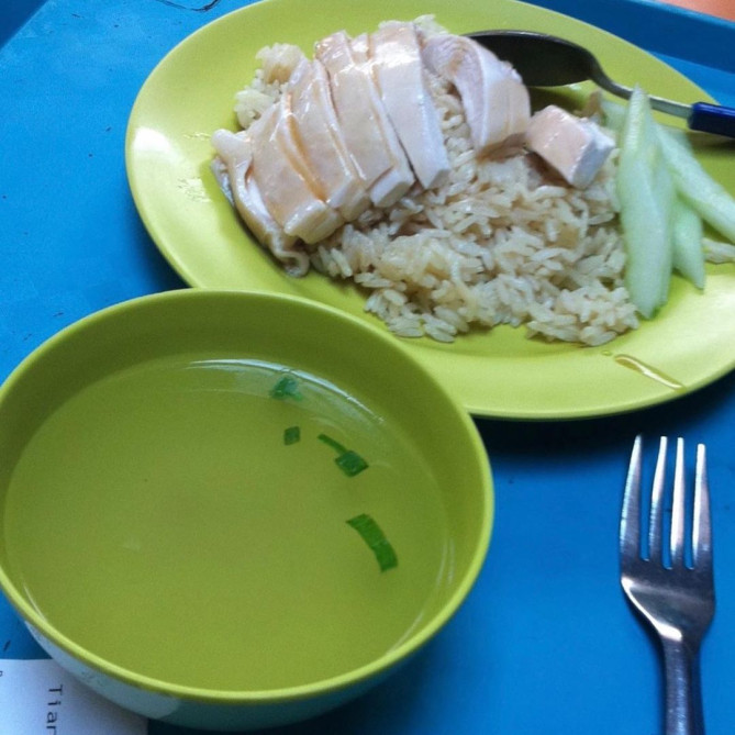 大人気の天天海南雛飯のチキンライス