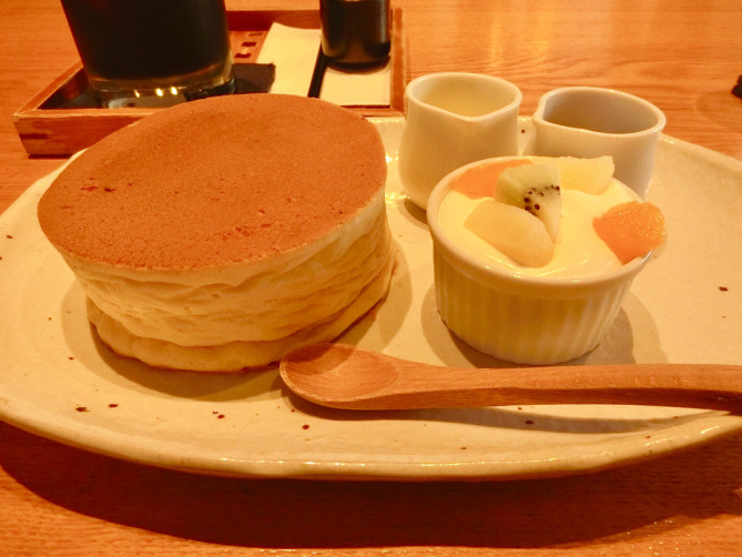 タイプ別 おすすめパンケーキ図鑑 ふわふわスフレ 喫茶店ホットケーキ うす焼きパンケーキ編