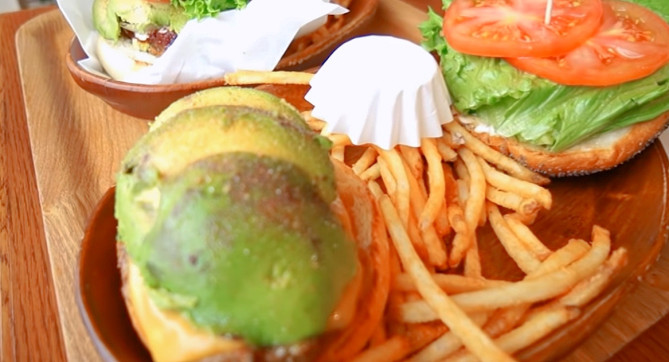 クアアイナのハンバーガー