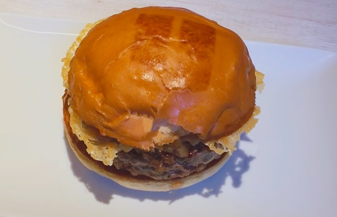 ウマミ バーガー