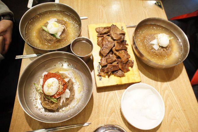 ユッサムネンミョンの冷麺