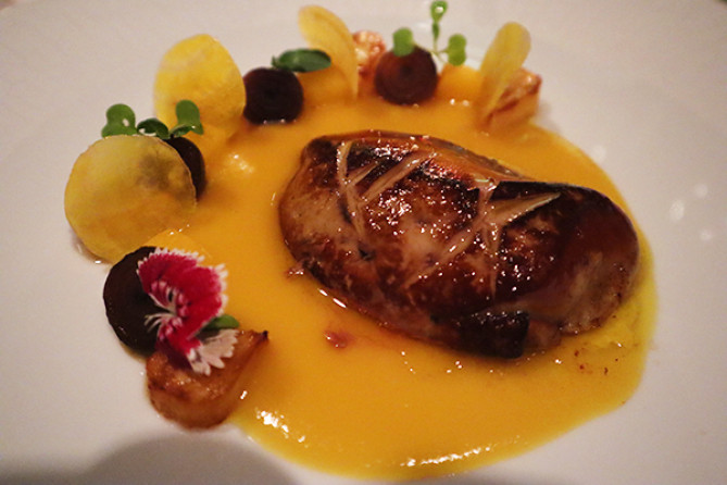 高級レストランの美味しいディナー