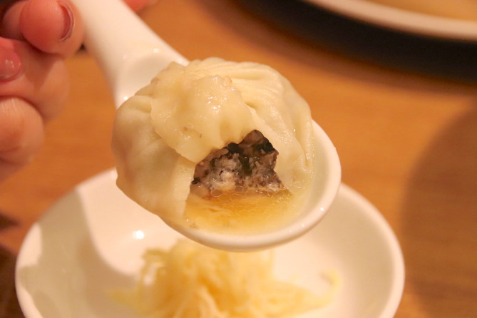 トリュフ入り小籠包(中身)