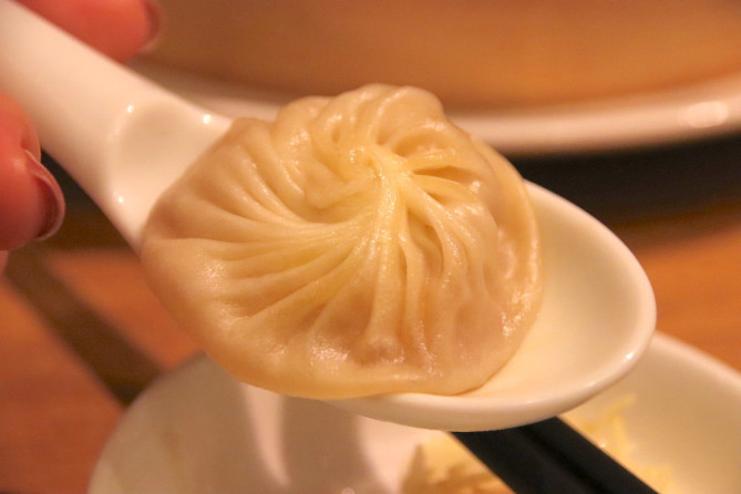 蟹みそ入り小籠包