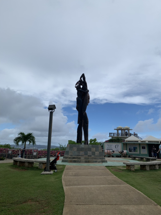 恋人岬のシンボル