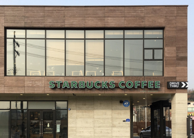 韓国スタバの外観