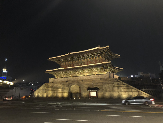ショッピングの聖地・東大門