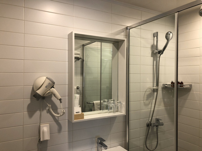 MAKERS HOTELの浴室の様子