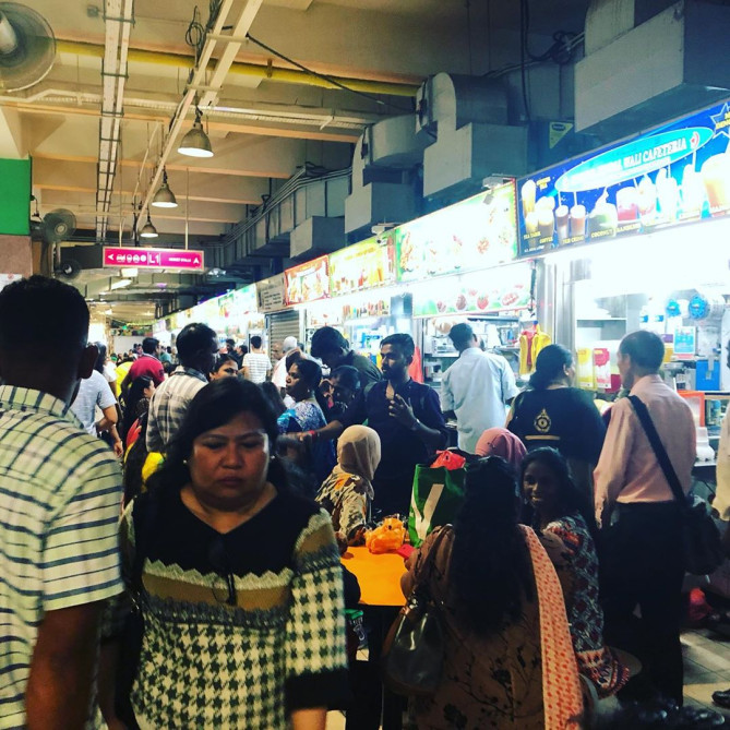 いつも混雑しているテッカセンター