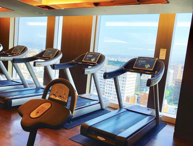 フィットネスジム 