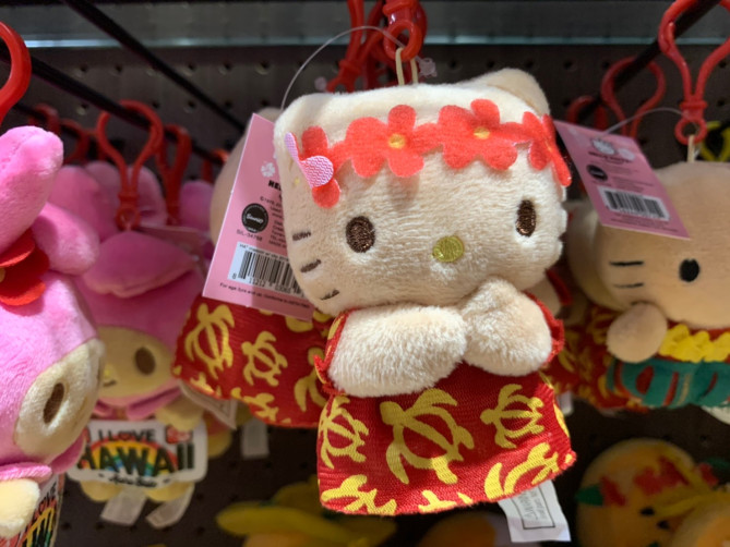 ぬいぐるみストラップ（ハローキティ・ムームー）