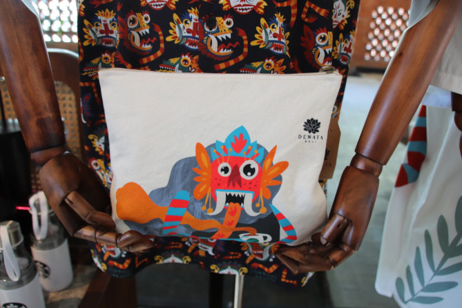 ポーチ(ホワイト)