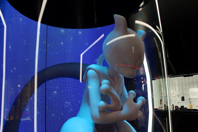 眠っているミュウツー／ポケモンセンターシブヤ