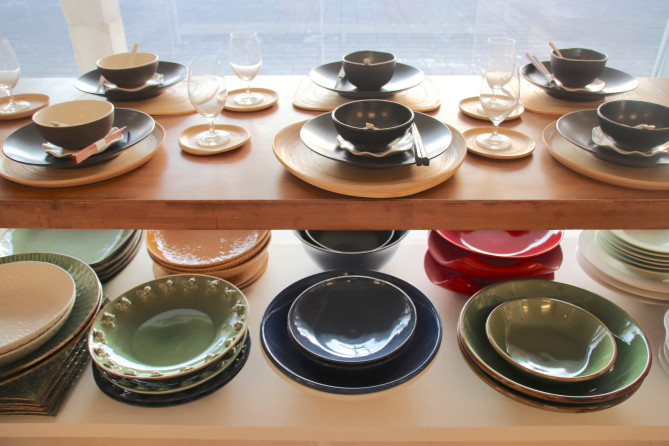 大小様々な食器