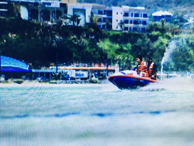 ジェットスキー