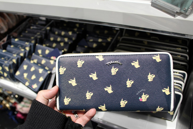 ピカチュウとズリのみロングウォレット