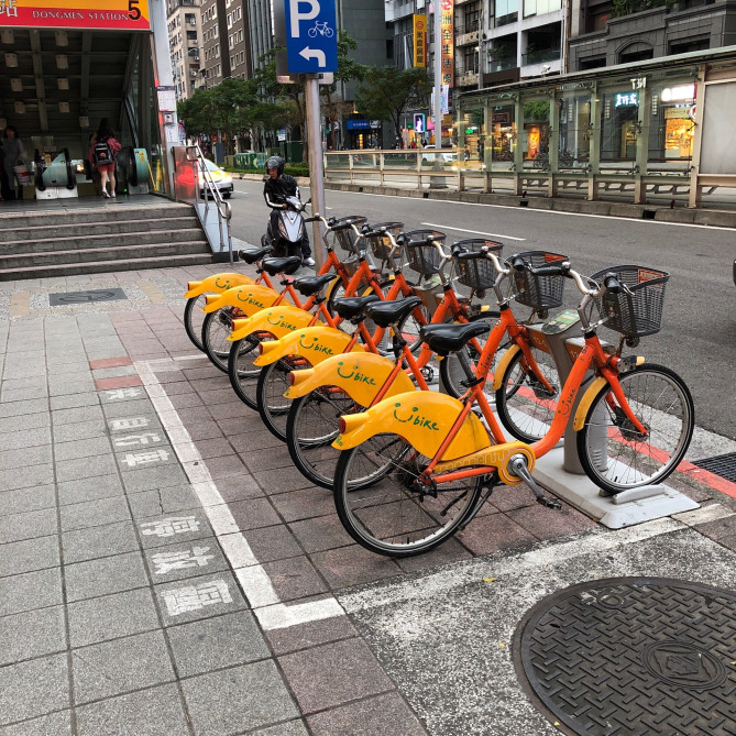 U-BIKEのスタンド
