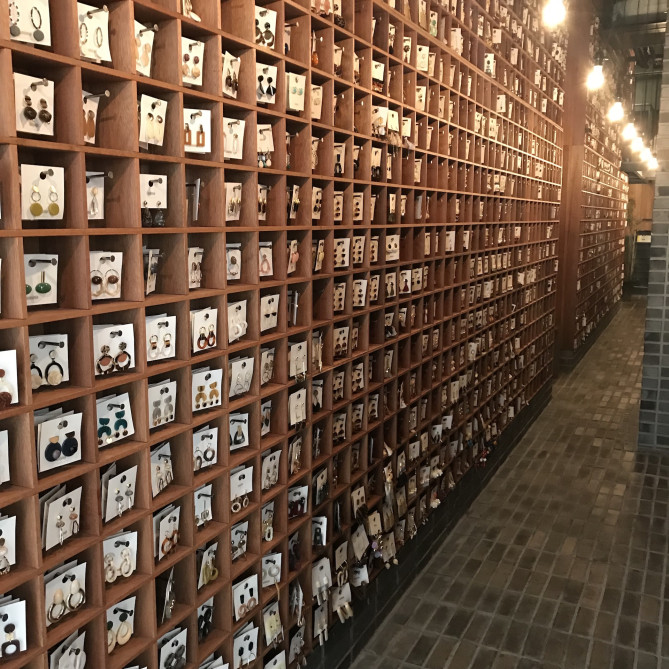 ピアスショップ