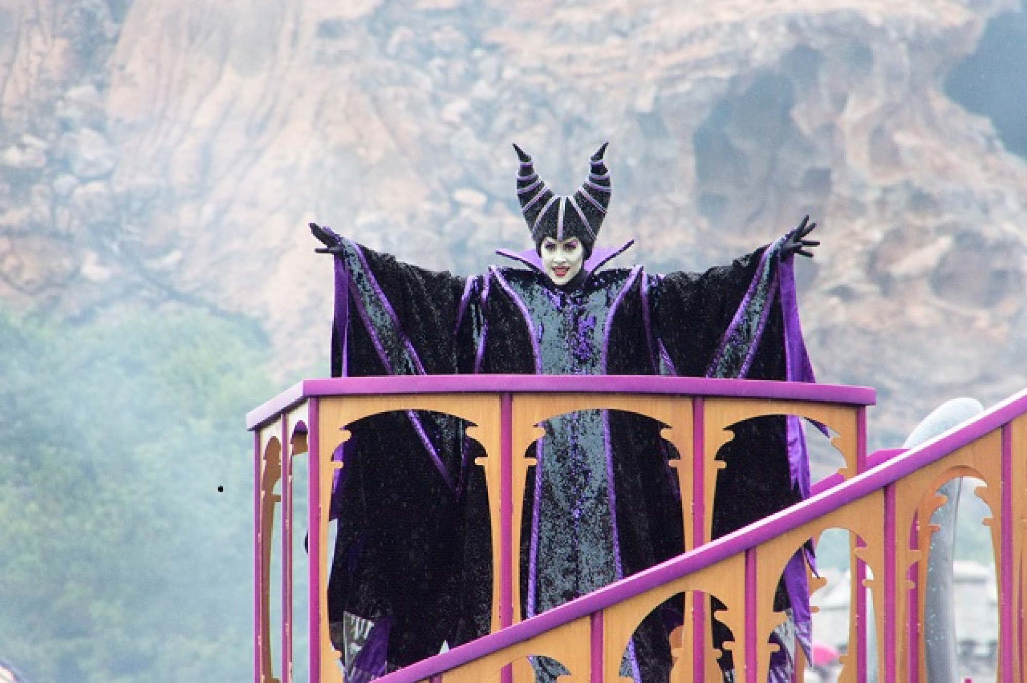 マレフィセント キャステル CASTEL ディズニー情報