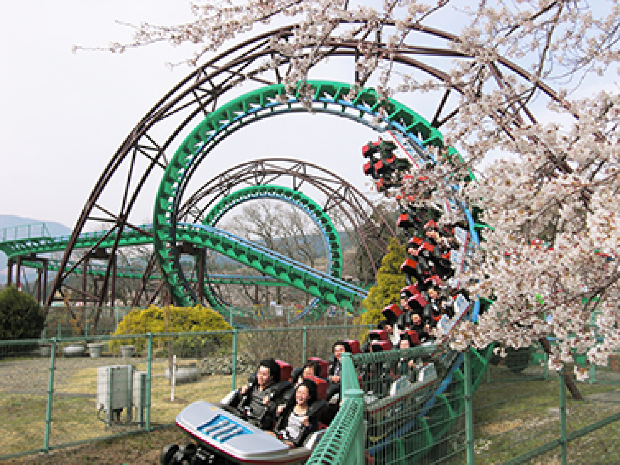 城島高原パークのアトラクション キャステル CASTEL ディズニー情報