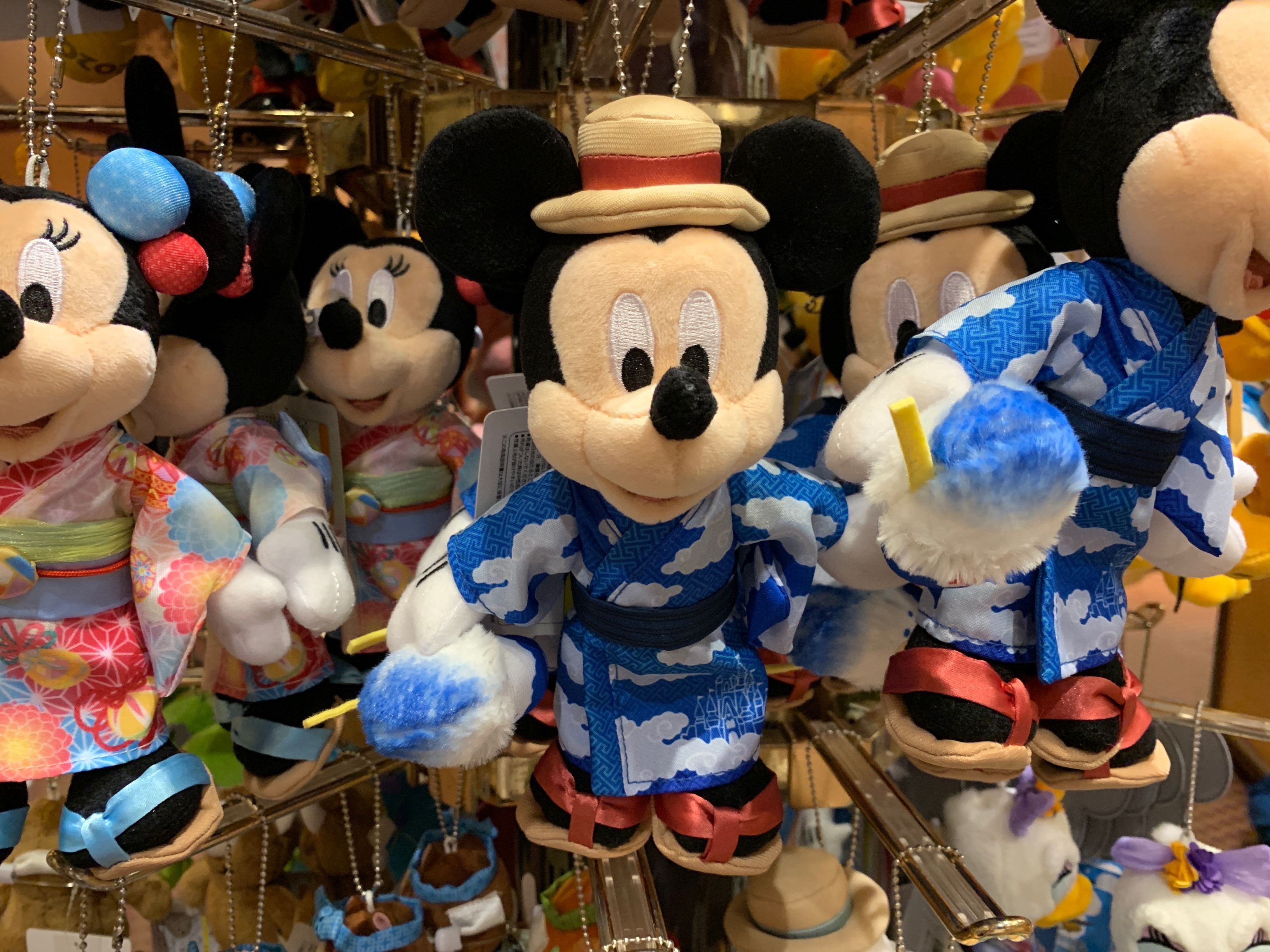 ディズニーランド】浴衣姿のぬいぐるみバッジ7選！ミッキー