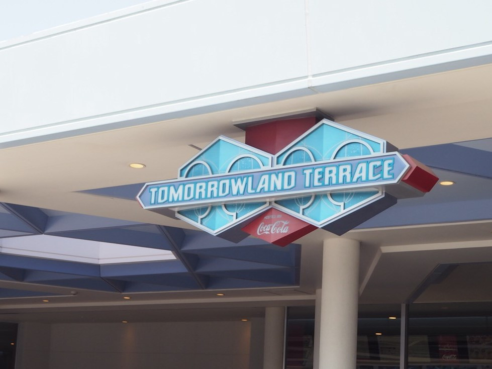 トゥモローランド・テラス】場所＆おすすめメニュー！パレードが